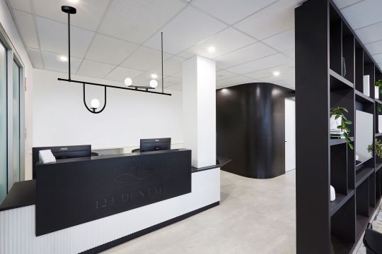 _V2A0062_withPendant.jpg
